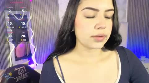 ela_tay1 online show from 04/17/26, 07:17