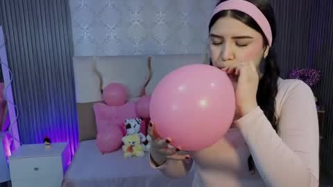 ela_tay1 online show from 04/18/26, 07:07