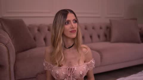 Snapshot of elablake chatting on 11/06/25, 05:41 Ella online show from 11/06/25, 05:41