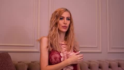 Snapshot of elablake chatting on 01/10/26, 06:04 Ella online show from 01/10/26, 06:04