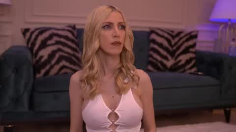 Ella online show from 04/25/26, 06:27