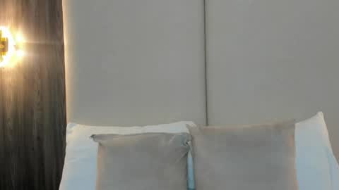 E L A I A online show from 03/31/26, 07:25