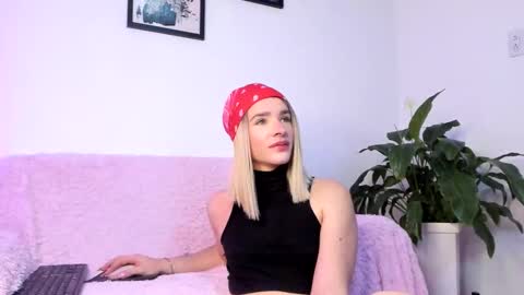 Elaia franco online show from 03/04/26, 12:49