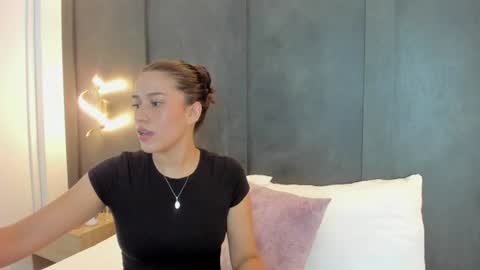 Snapshot of elaia_hatman chatting on 07/30/26, 07:02 E L A I A online show from 07/30/26, 07:02