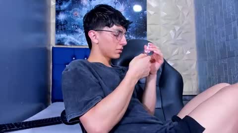 Elan Giralon online show from 04/24/26, 09:50