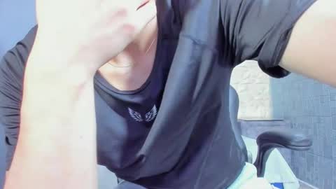 Snapshot of elangiraldo chatting on 05/21/26, 11:01 Elan Giralon online show from 05/21/26, 11:01