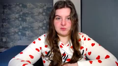 Snapshot of elanis_blair chatting on 03/08/25, 10:00 Elanis online show from 03/08/25, 10:00