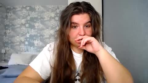 Elanis online show from 04/01/26, 12:50