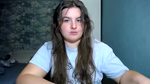 Snapshot of elanis_blair chatting on 05/16/26, 01:02 Elanis online show from 05/16/26, 01:02