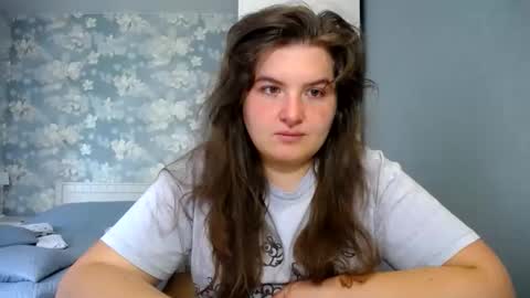 Snapshot of elanis_blair chatting on 05/24/26, 02:00 Elanis online show from 05/24/26, 02:00