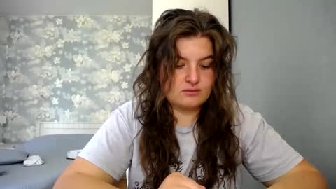 Snapshot of elanis_blair chatting on 06/03/26, 11:46 Elanis online show from 06/03/26, 11:46