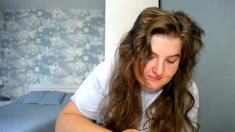 Snapshot of elanis_blair chatting on 07/03/26, 01:50 Elanis online show from 07/03/26, 01:50