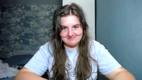 Snapshot of elanis_blair chatting on 07/15/26, 06:57 Elanis online show from 07/15/26, 06:57