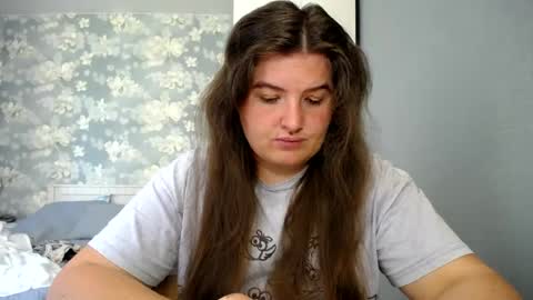 Snapshot of elanis_blair chatting on 07/17/26, 11:17 Elanis online show from 07/17/26, 11:17
