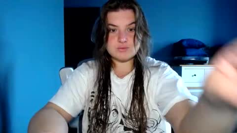 Snapshot of elanis_blair chatting on 07/20/26, 10:07 Elanis online show from 07/20/26, 10:07