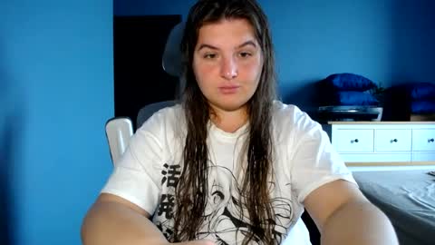Snapshot of elanis_blair chatting on 07/20/26, 10:39 Elanis online show from 07/20/26, 10:39
