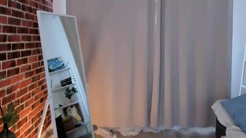 Snapshot of elannand chatting on 02/15/25, 09:27 ELA 3 online show from 02/15/25, 09:27