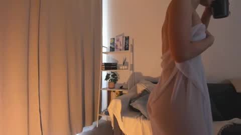 Snapshot of elannand chatting on 03/10/25, 12:26 ELA 3 online show from 03/10/25, 12:26