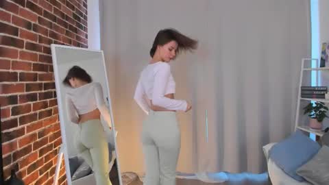 Snapshot of elannand chatting on 03/11/25, 06:21 ELA 3 online show from 03/11/25, 06:21