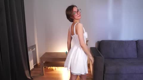 Snapshot of elannand chatting on 09/13/25, 06:13 ELA 3 online show from 09/13/25, 06:13