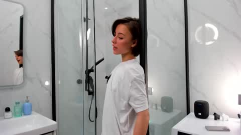 Snapshot of elannand chatting on 09/23/25, 06:16 ELA 3 online show from 09/23/25, 06:16