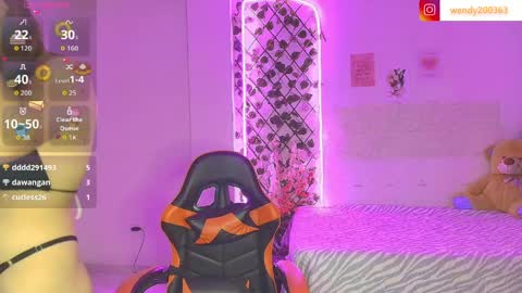 lara online show from 04/10/26, 12:38