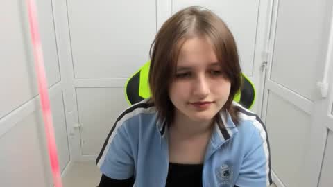 Evie online show from 04/22/26, 07:00