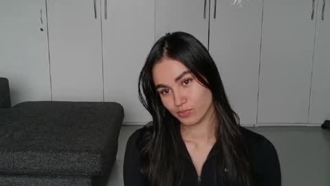 Snapshot of elarahayes chatting on 06/08/26, 01:11 Elara Hayes online show from 06/08/26, 01:11