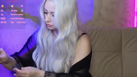 elarasable online show from 11/25/25, 06:57