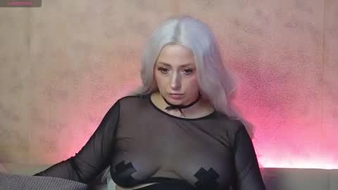 elarasable online show from 02/18/26, 05:42