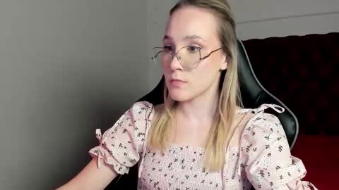 elaravoltage online show from 03/17/26, 11:13