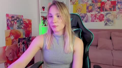 elaravoltage online show from 04/15/26, 08:09