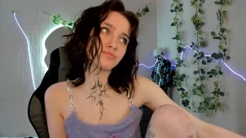 elastikiss online show from 04/23/26, 06:36