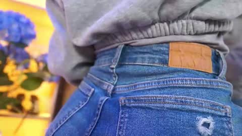 Snapshot of elasummeer chatting on 01/10/26, 11:45 Elasummeer online show from 01/10/26, 11:45