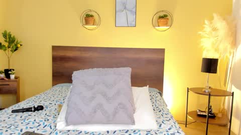 Snapshot of elawalker1 chatting on 09/24/25, 10:13 Ela online show from 09/24/25, 10:13