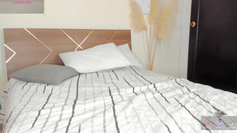 Snapshot of elawalker1 chatting on 11/12/25, 09:47 Ela online show from 11/12/25, 09:47