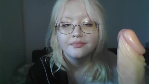 elayne_sweet online show from 04/22/26, 06:05