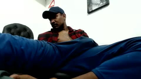 Snapshot of elcaballeroblack chatting on 06/08/26, 01:28 elcaballeroblack online show from 06/08/26, 01:28