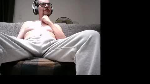 Nando online show from 04/11/26, 06:18