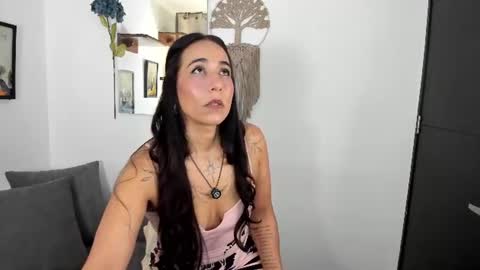 Snapshot of electra_hunt chatting on 07/20/26, 11:29 Electra- Please help me reach 100 likes online show from 07/20/26, 11:29