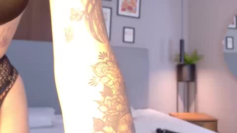 ELECTRA  online show from 10/18/25, 07:03