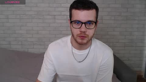 Snapshot of electric_smile chatting on 05/09/26, 08:19 Alex online show from 05/09/26, 08:19