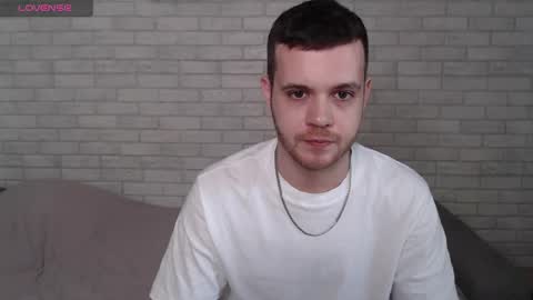 Snapshot of electric_smile chatting on 05/18/26, 09:26 Alex online show from 05/18/26, 09:26