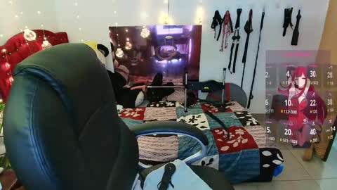 Snapshot of elektra_32 chatting on 02/13/25, 07:45 elektra online show from 02/13/25, 07:45