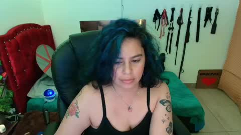 Snapshot of elektra_32 chatting on 02/18/25, 07:54 elektra online show from 02/18/25, 07:54