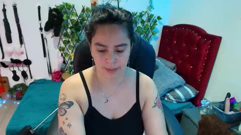 Snapshot of elektra_32 chatting on 11/03/25, 05:03 elektra online show from 11/03/25, 05:03