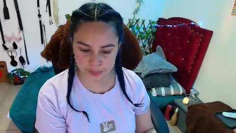 Snapshot of elektra_32 chatting on 11/18/25, 05:23 elektra online show from 11/18/25, 05:23