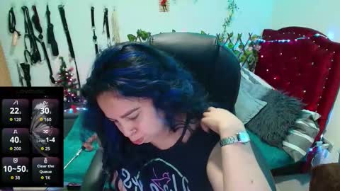 Snapshot of elektra_32 chatting on 12/01/25, 04:45 elektra online show from 12/01/25, 04:45