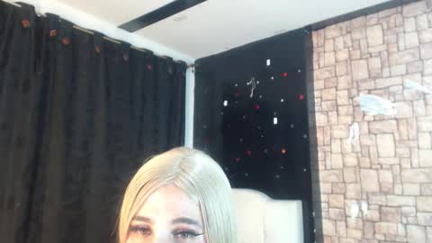 elektra_doll online show from 11/20/25, 06:46