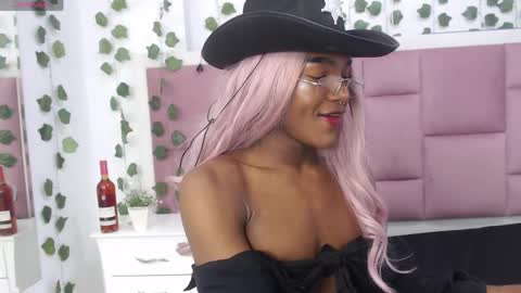 Snapshot of elektraqueen1 chatting on 05/29/26, 07:34 LUISA online show from 05/29/26, 07:34